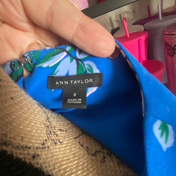 Excellent condition Ann Taylor dress - Picture 2 of 2